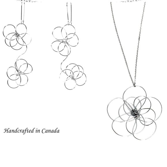 Wire flower earrings and necklace set handmade in Canada - Picture 1 of 5